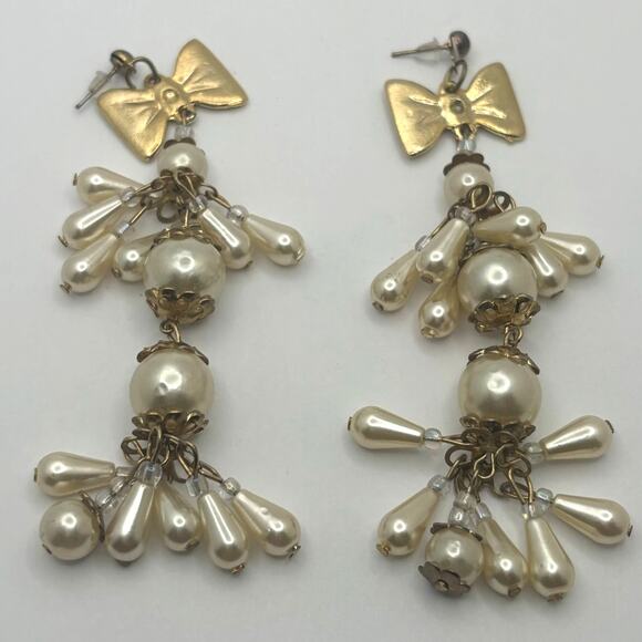 Vintage Pearl & Gold Bow Earrings - Picture 2 of 2